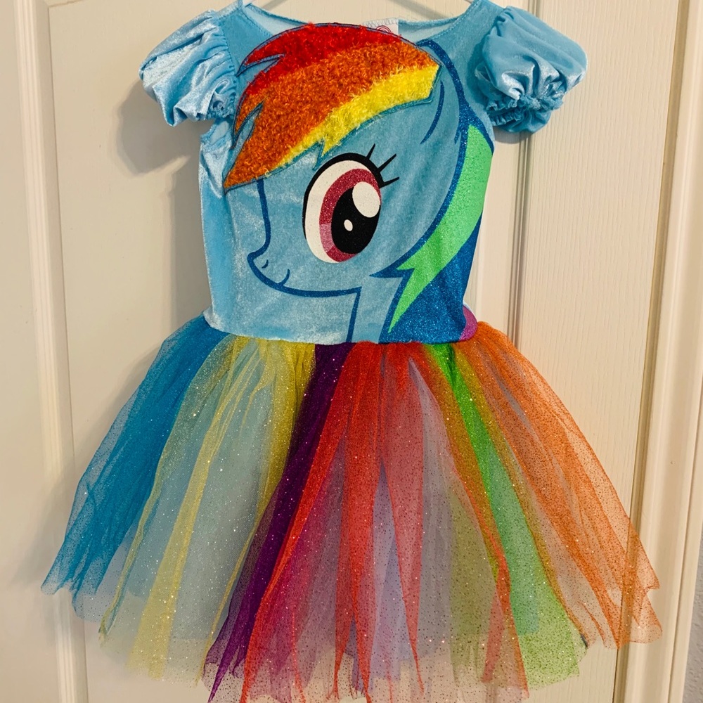 EUC Girls costume